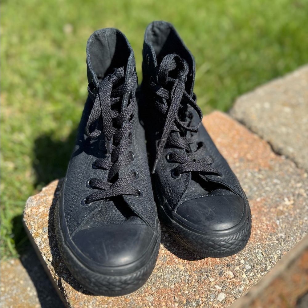 Kids/Womens Black High-Top Sneakers size 3 - Picture 2 of 8